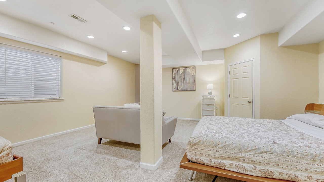 Photo of Bedroom in Aurora