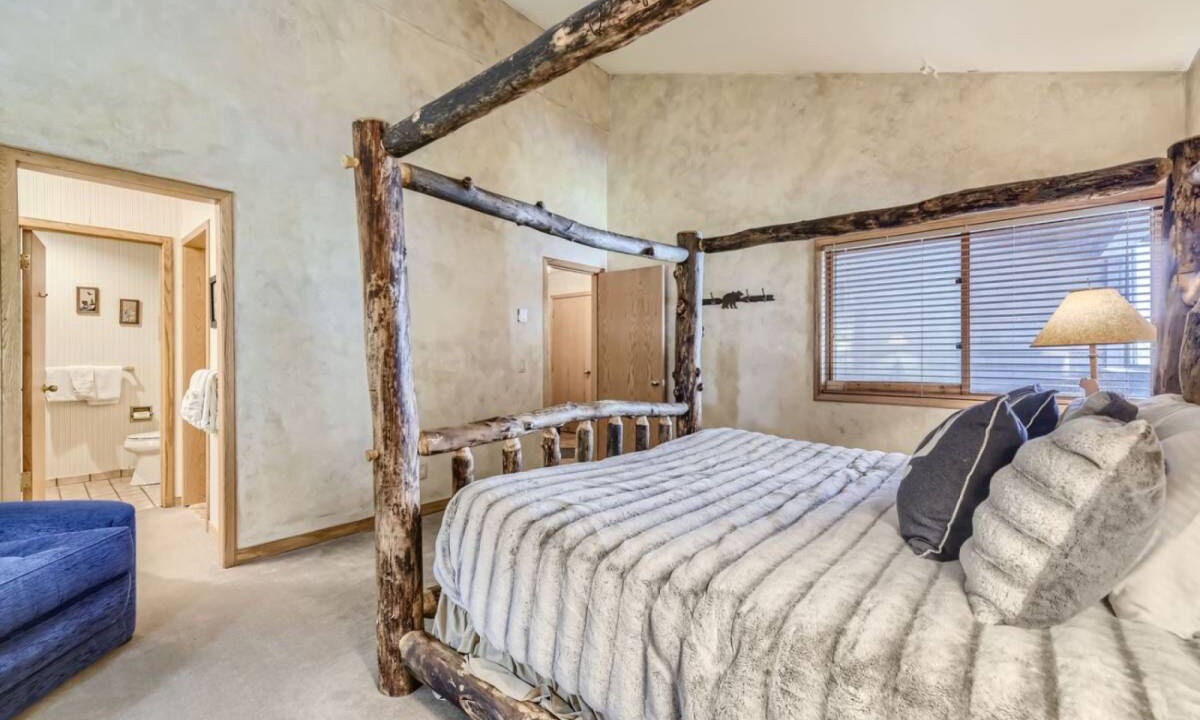 Photo of Bedroom in Mountain House
