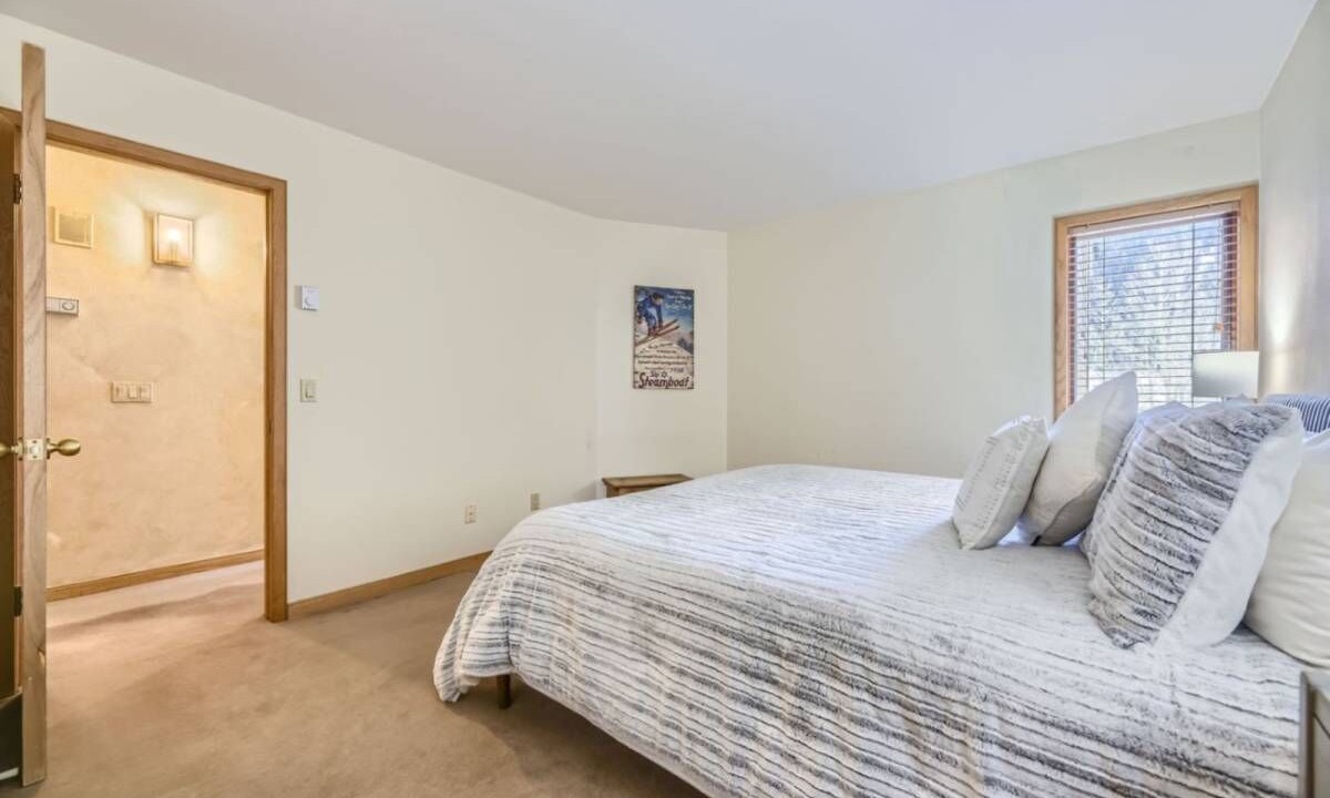 Photo of Bedroom in Mountain House