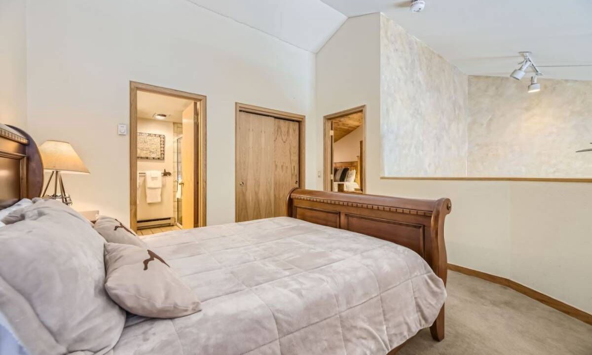 Photo of Bedroom in Mountain House