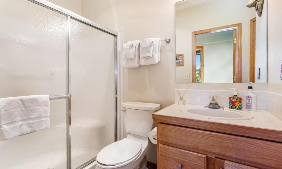 Photo of Bathroom in Summit Cove