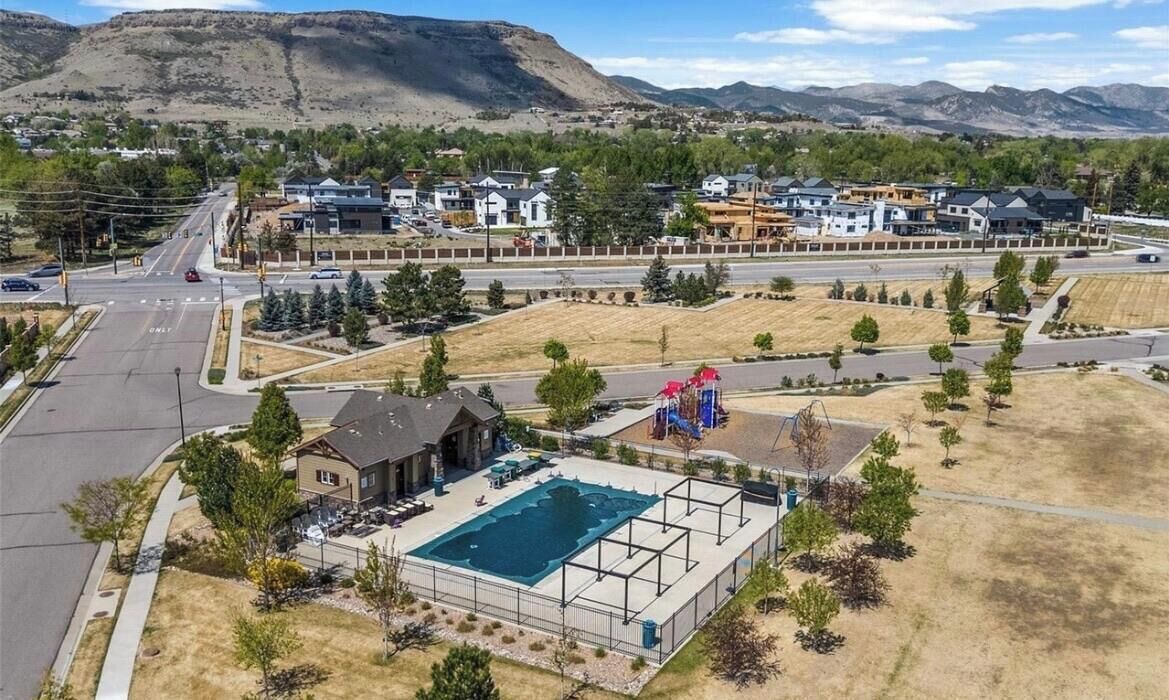 Photo of Outdoor in Golden