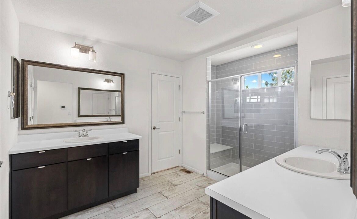 Photo of Bathroom in Golden
