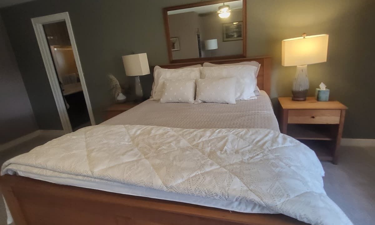 Photo of Bedroom in Hiwan Estates And Fairway