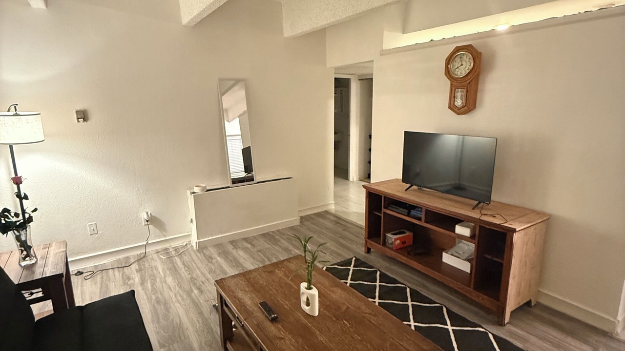 Photo of Livingroom in Highline Villages
