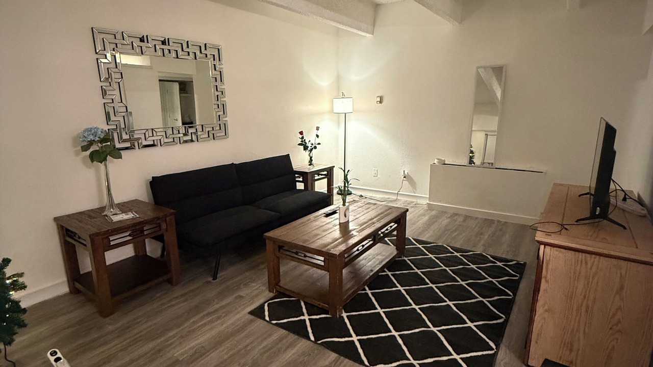 Photo of Livingroom in Highline Villages