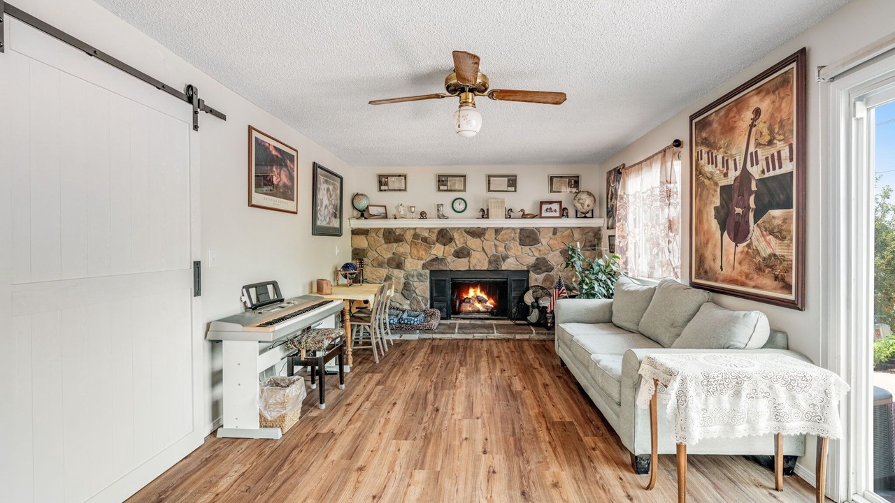 Photo of Livingroom in Briargate