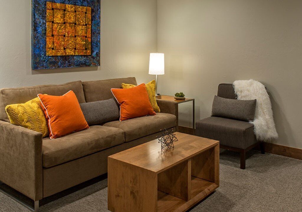 Photo of Livingroom in Peak 8