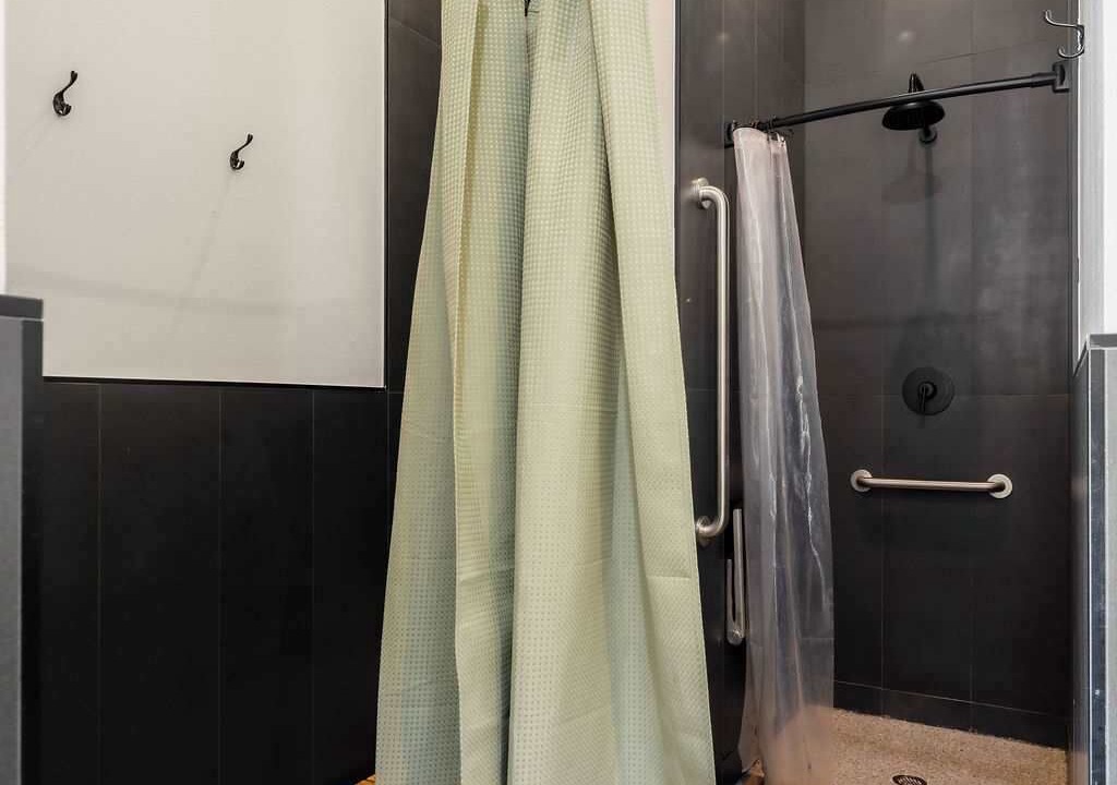 Photo of Bathroom in Grant