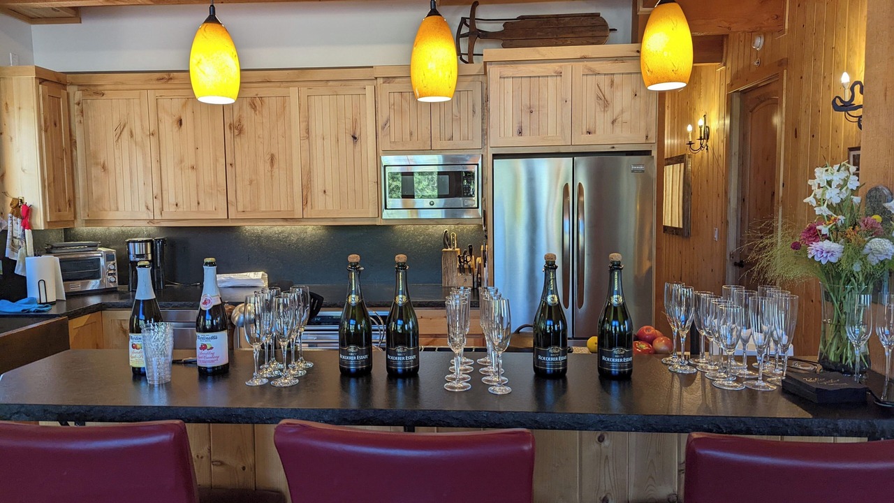 Photo of Kitchen in Tahoe Island