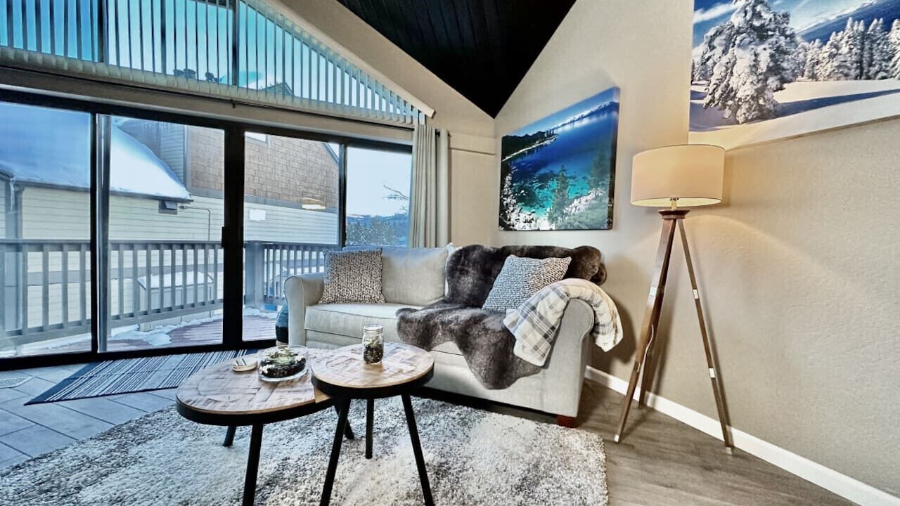 Photo of Livingroom in Tahoe Keys
