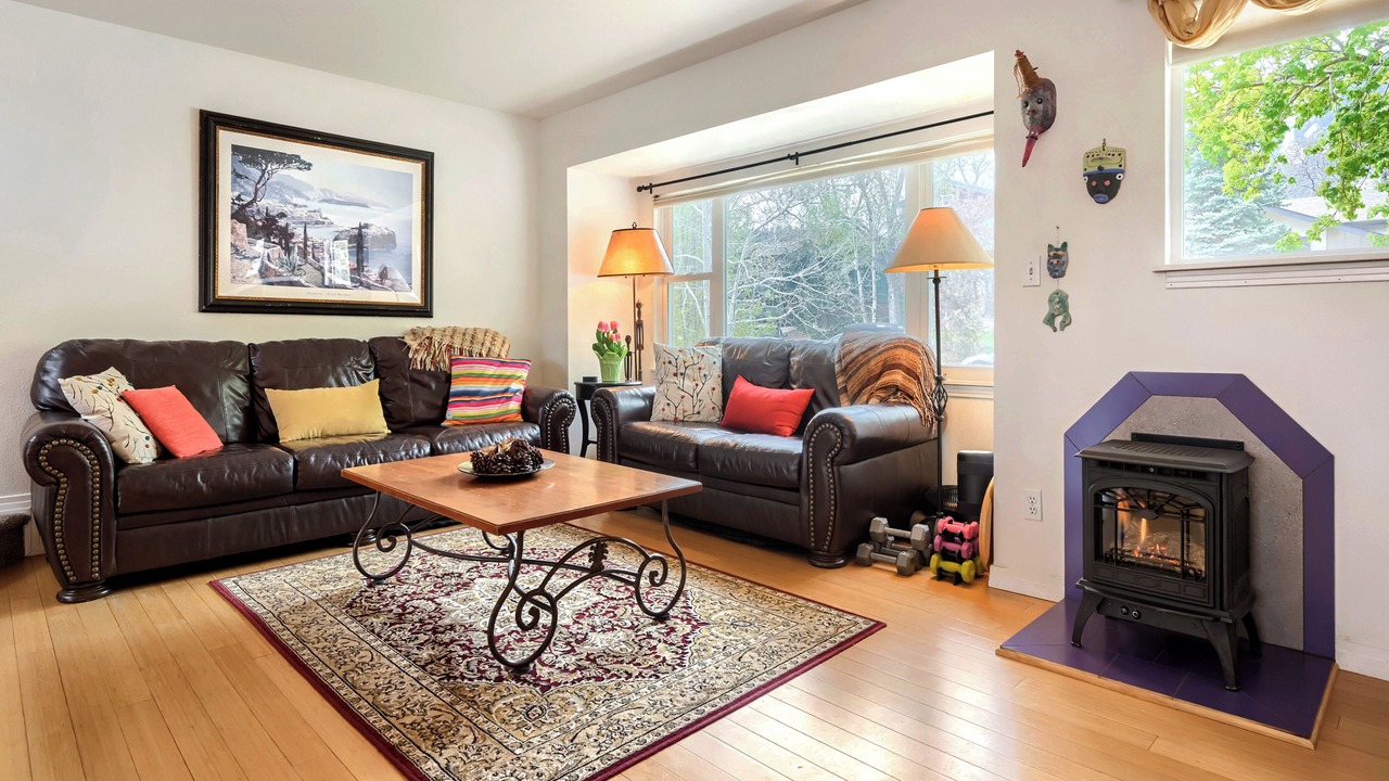 Photo of Livingroom in Devil's Thumb - Rolling Hill