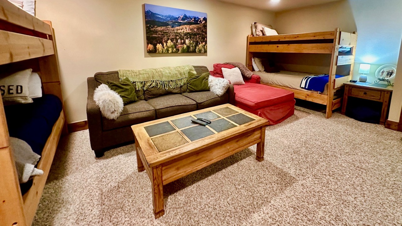 Photo of Bedroom in Four O'Clock