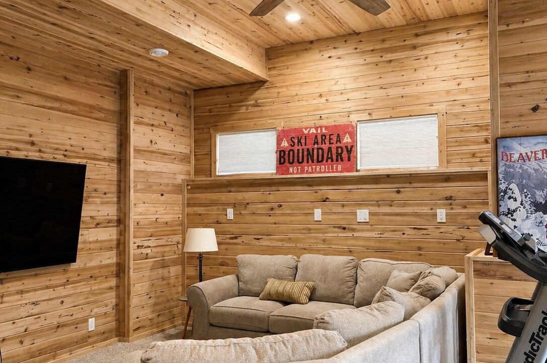 Photo of Livingroom in Eagle