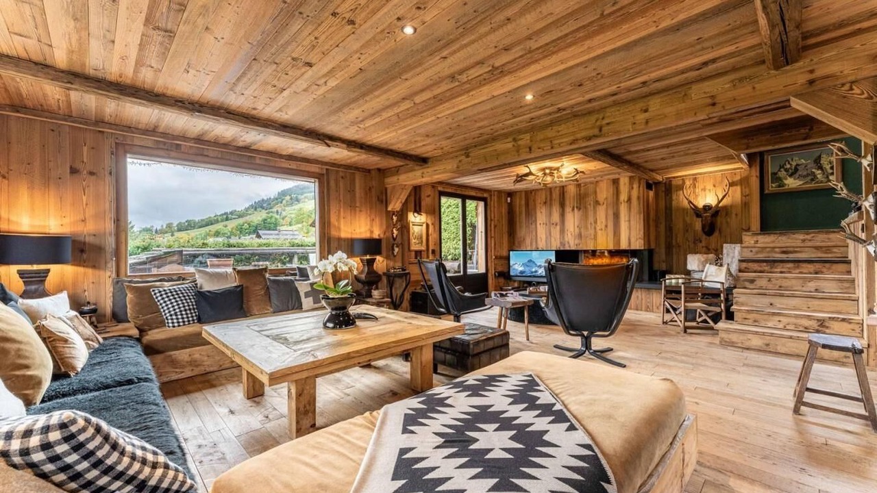 Photo of Livingroom in Demi-Quartier