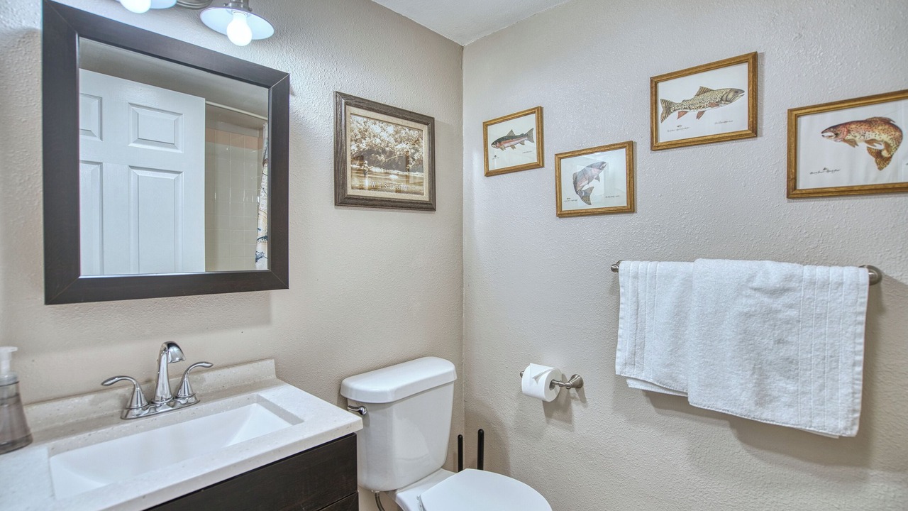 Photo of Bathroom in Lyons