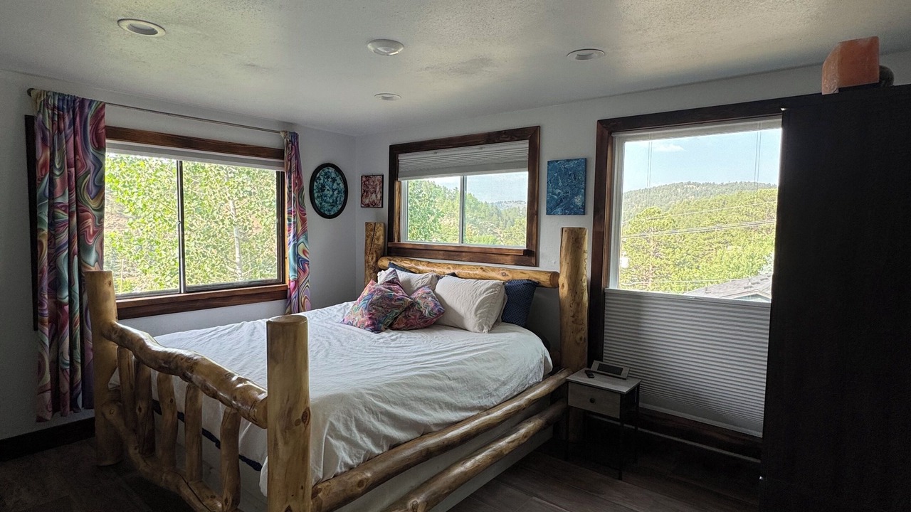 Photo of Bedroom in Kerr Gulch