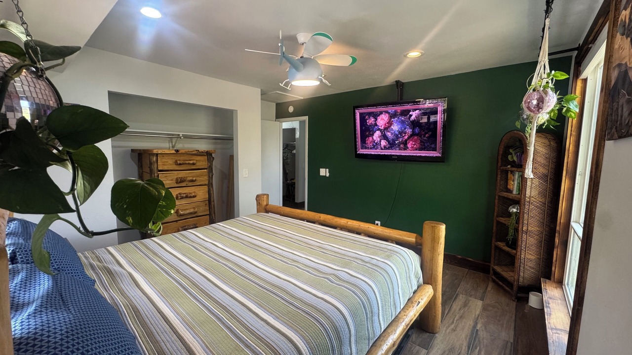 Photo of Bedroom in Kerr Gulch