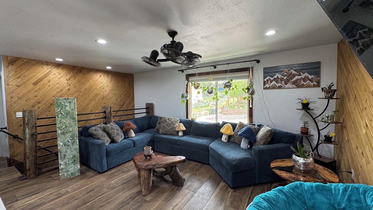 Photo of Livingroom in Kerr Gulch