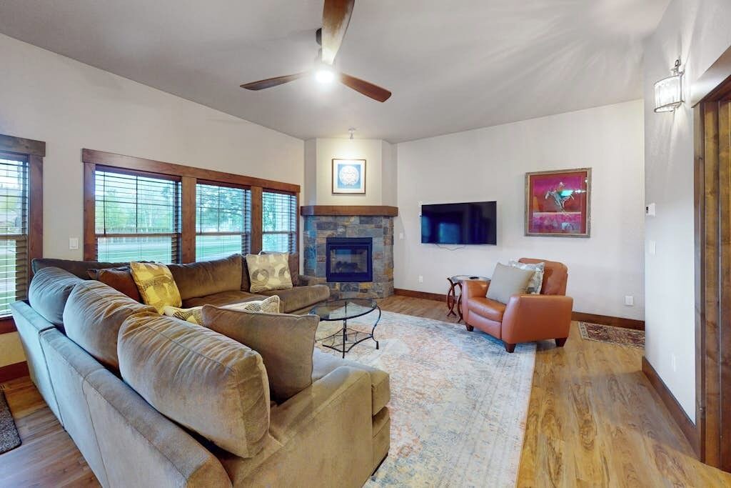 Photo of Livingroom in Dover Bay