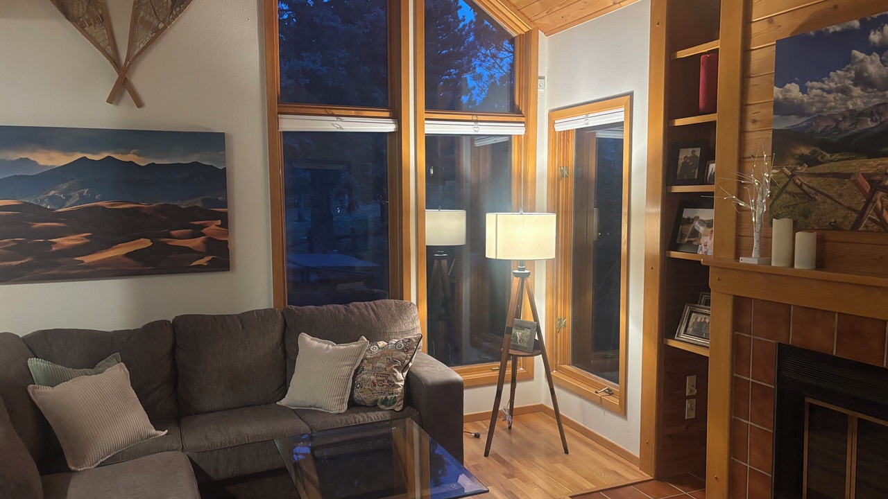 Photo of Livingroom in Devil's Thumb - Rolling Hill