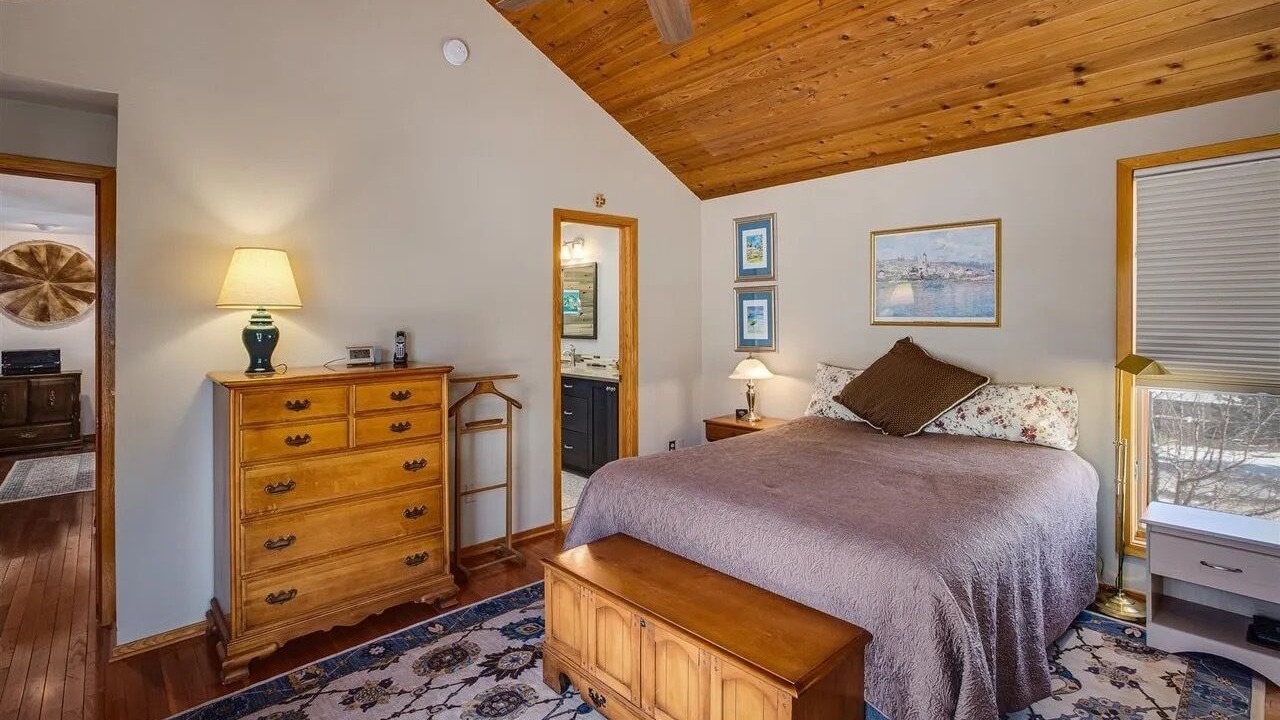 Photo of Bedroom in Devil's Thumb - Rolling Hill