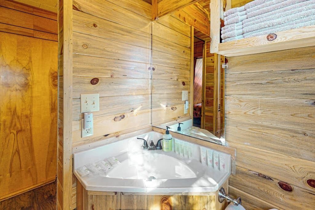 Photo of Bathroom in Ponderosa Pines