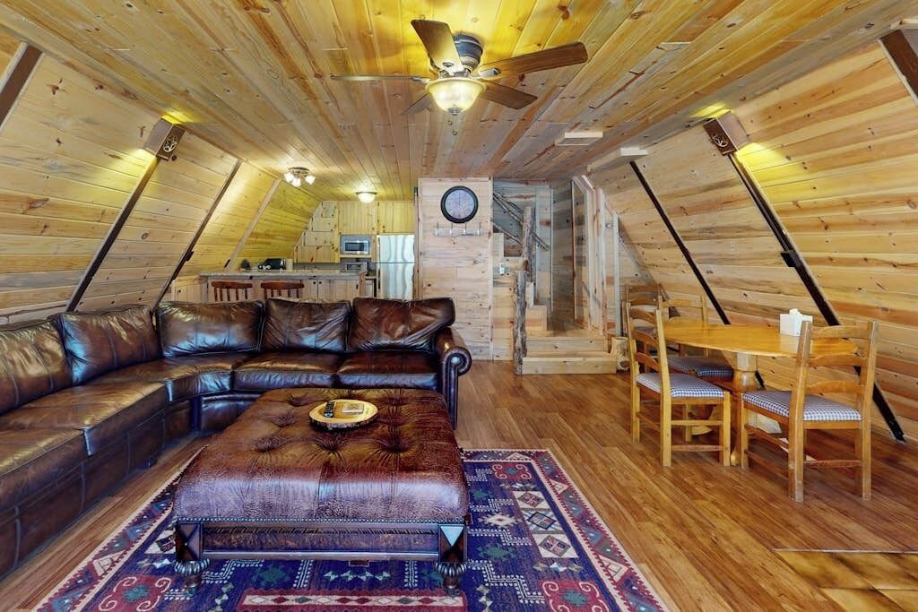 Photo of Livingroom in Ponderosa Pines