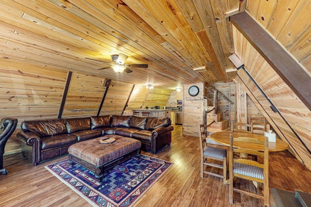 Photo of Livingroom in Ponderosa Pines