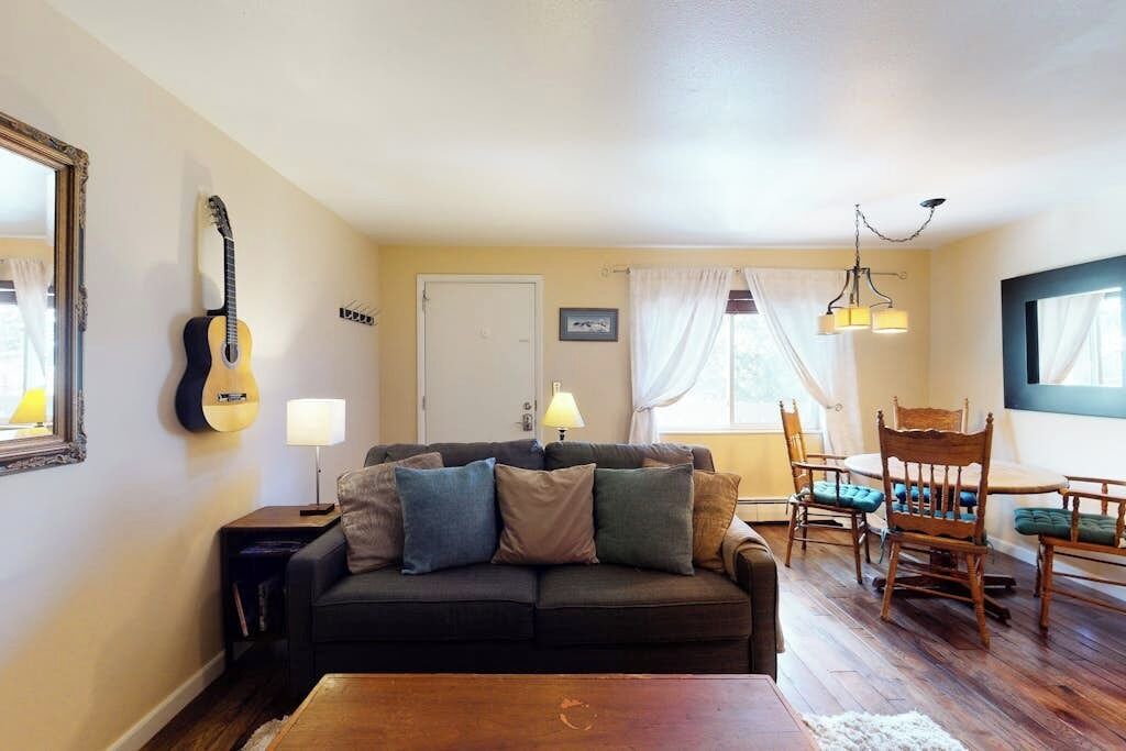 Photo of Livingroom in Historic District