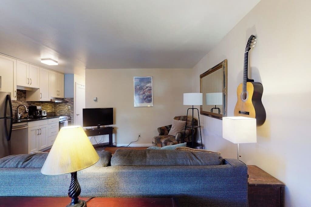 Photo of Livingroom in Historic District