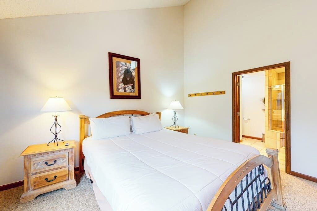 Photo of Bedroom in Four O'Clock