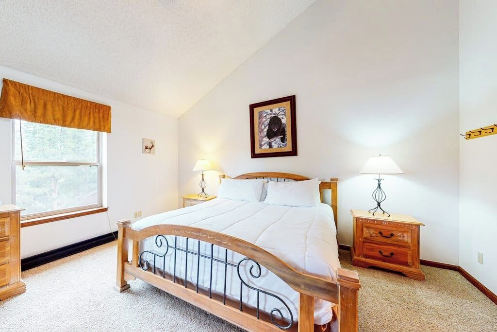 Photo of Bedroom in Four O'Clock