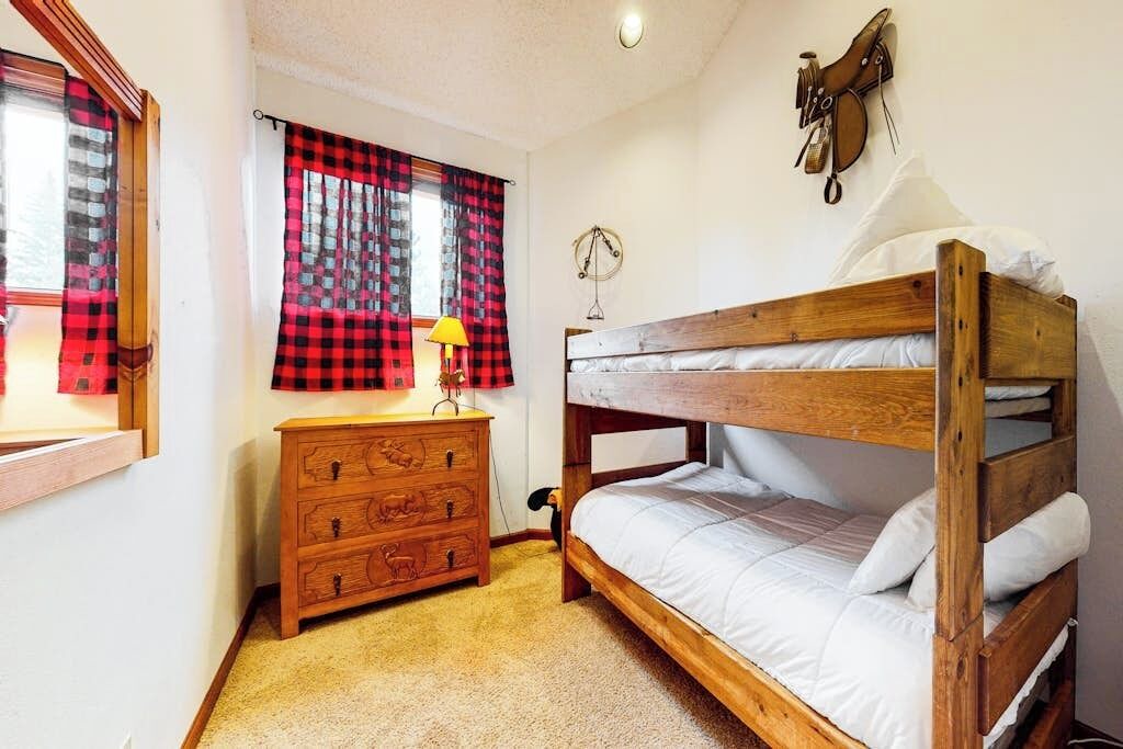 Photo of Bedroom in Four O'Clock