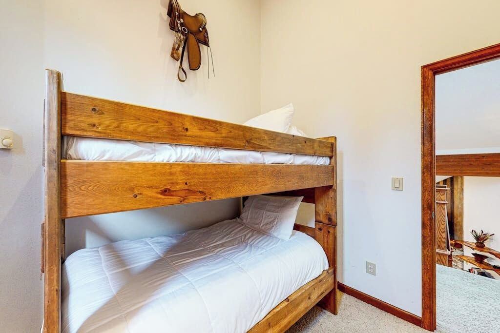Photo of Bedroom in Four O'Clock