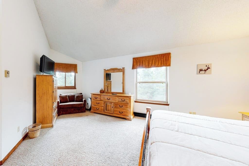 Photo of Bedroom in Four O'Clock
