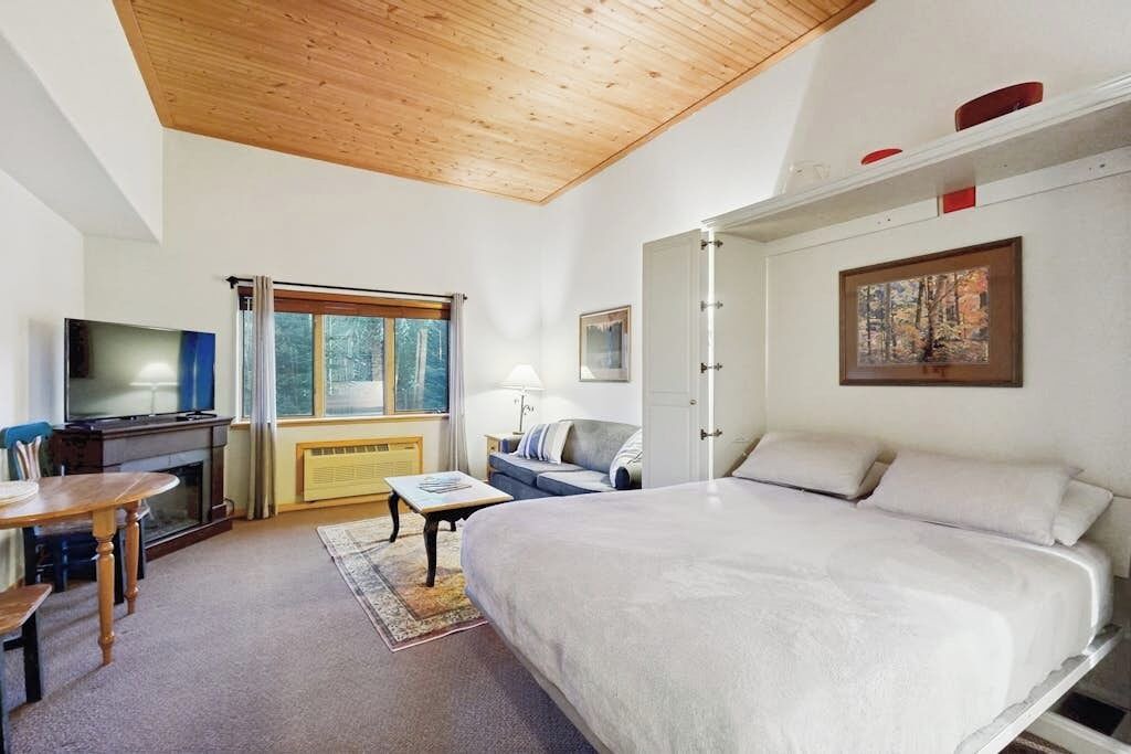 Photo of Bedroom in Mountain House