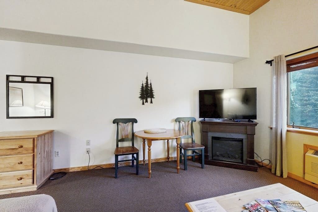 Photo of Livingroom in Mountain House