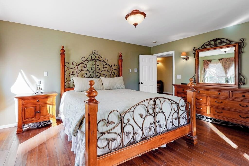 Photo of Bedroom in Arrowbear Lake