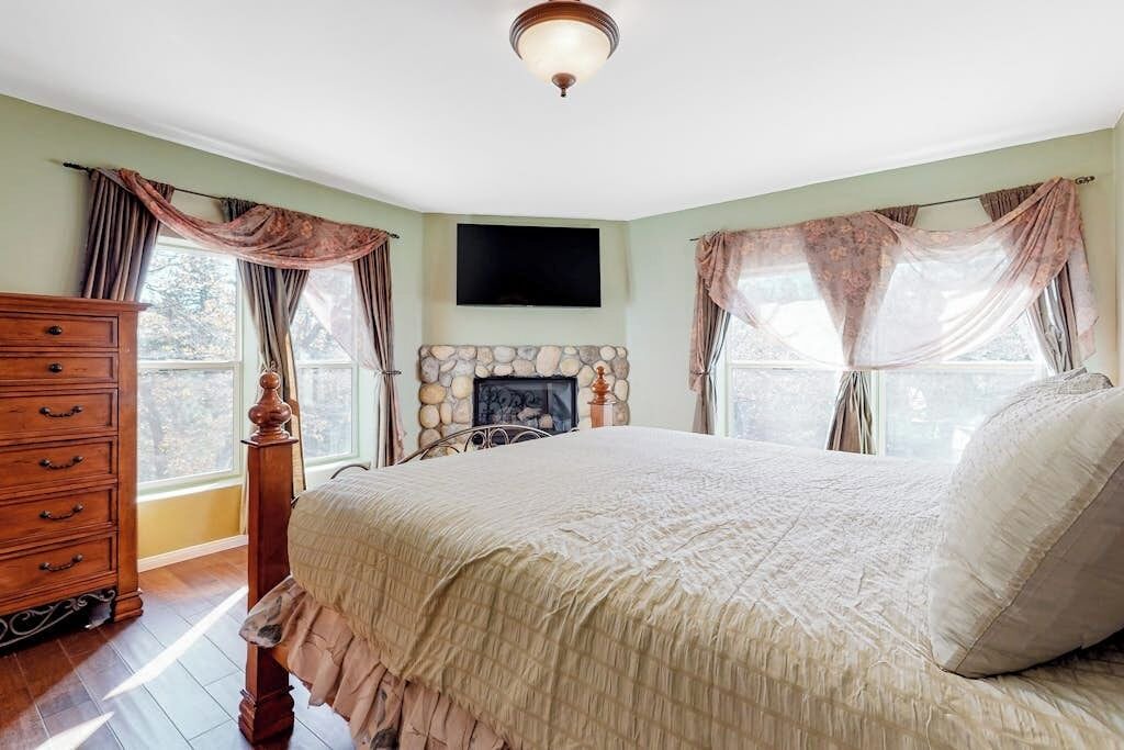 Photo of Bedroom in Arrowbear Lake