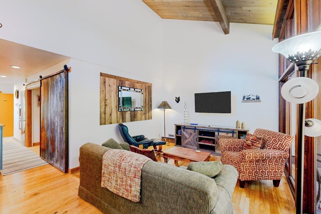 Photo of Livingroom in Purgatory