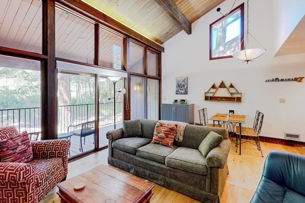Photo of Livingroom in Purgatory
