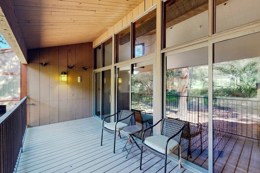 Photo of Patio Balcony in Purgatory