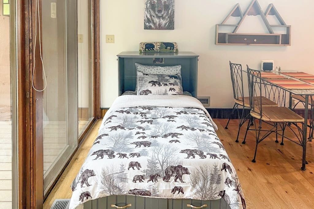 Photo of Bedroom in Purgatory
