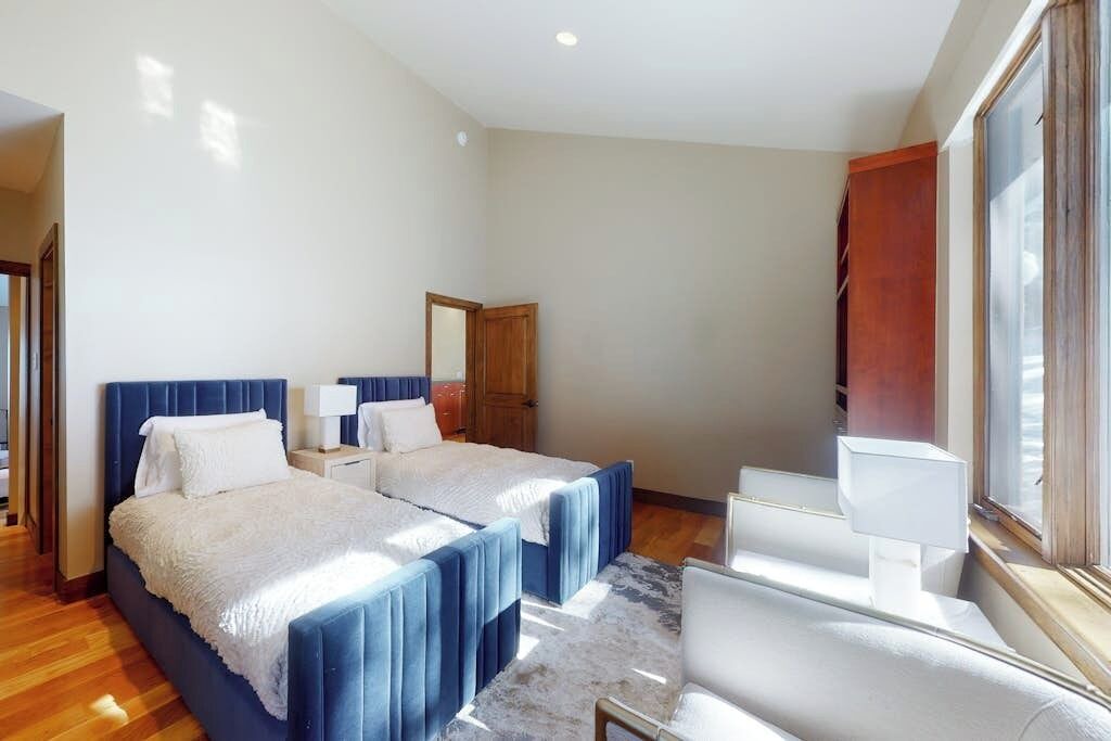 Photo of Bedroom in Edwards