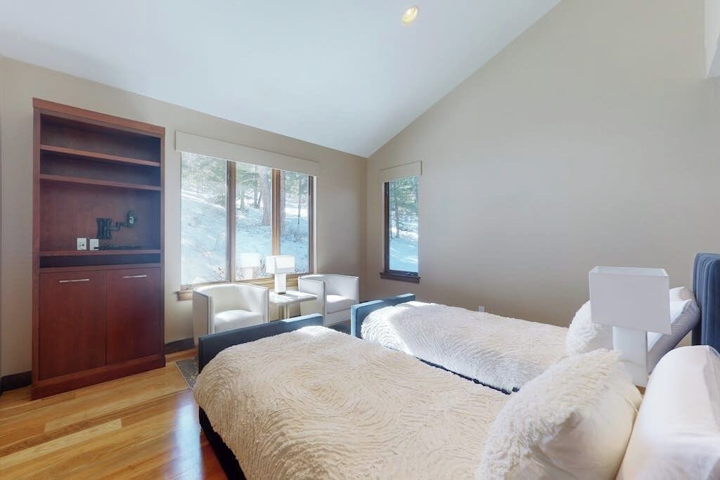 Photo of Bedroom in Edwards
