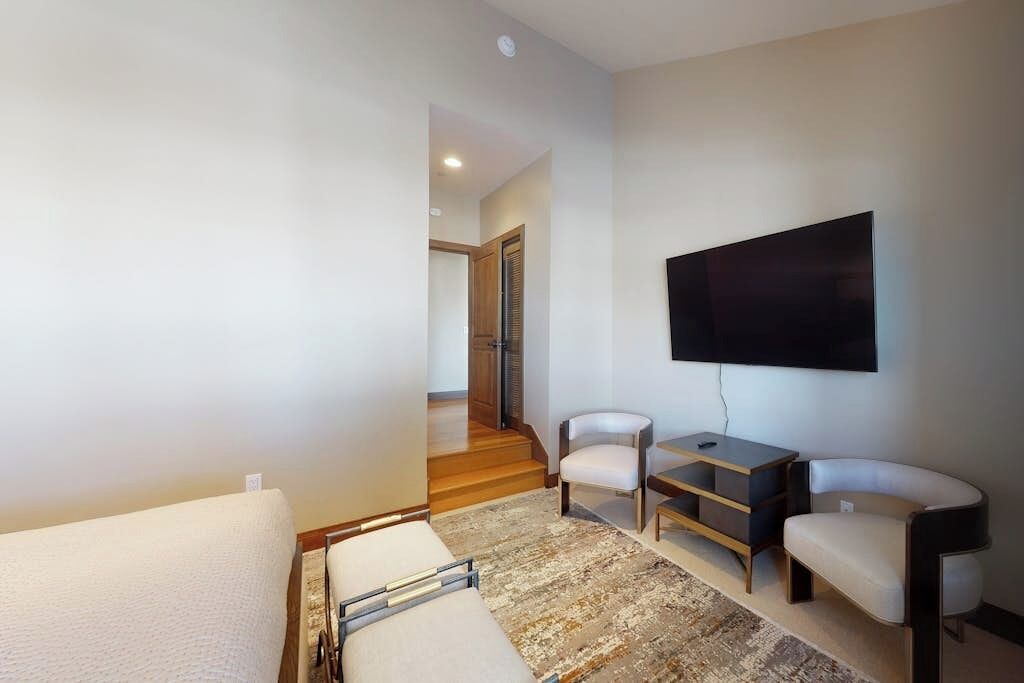 Photo of Bedroom in Edwards