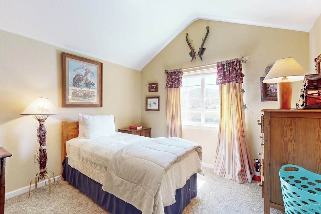 Photo of Bedroom in Edwards