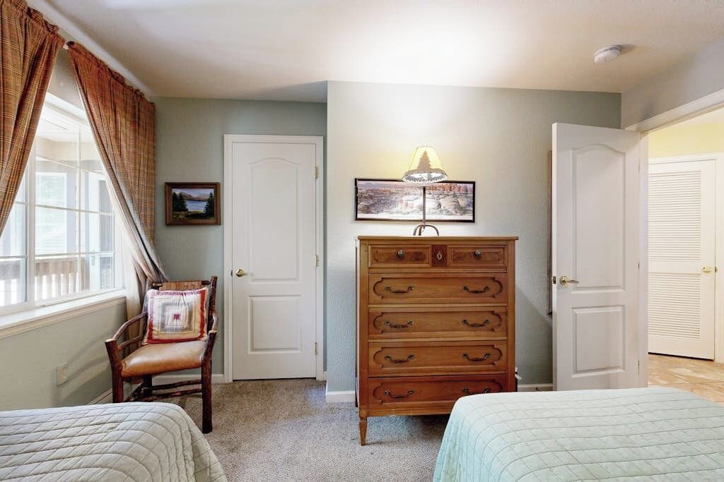 Photo of Bedroom in Edwards