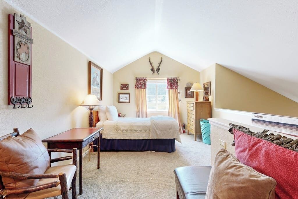 Photo of Bedroom in Edwards
